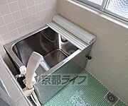 昔なつかしいキッチンです