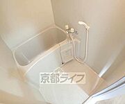 清潔感のあるお風呂です