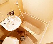 ユニットバスになります。