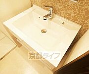 シンプルなデザインの流面台です。