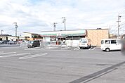 コンビニ「セブンイレブン知多つつじが丘4丁目店まで500ｍ」