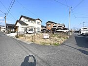 角地で陽当たり良好+開放感有り！