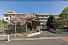 周辺：北九州市立松ケ江南小学校。814m。徒歩11分。