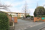 北九州市立穴生中学校まで徒歩3分