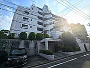 重厚感ある外観。