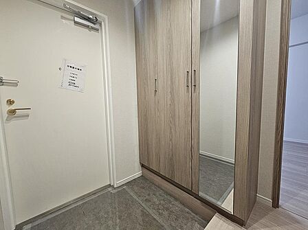 大型のシューズBOX。