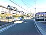 外観：南側接面道路写真！幅員5.9ｍでゆとりがあります。
