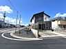 外観：角地で陽当たり良好+開放感有り！