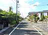 外観：前面道路幅員6ｍで広々、車の出し入れ楽々！