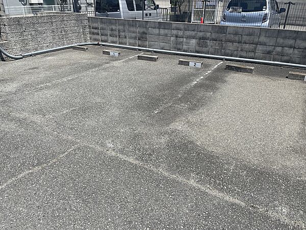 画像6:駐車場