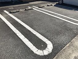 8 / 9