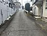外観：前面道路は車の往来も少ないです