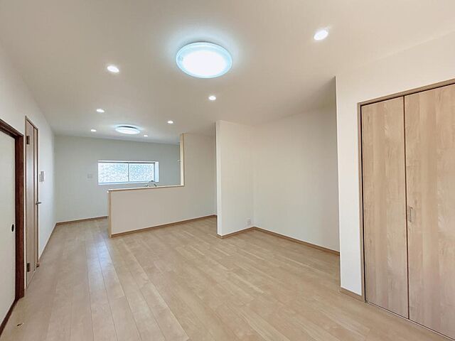 リビング/ダイニング 荒尾市本井手1558-26