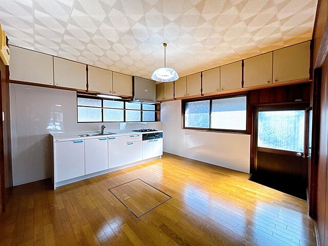 リビング/ダイニング 荒尾市宮内出目436-1