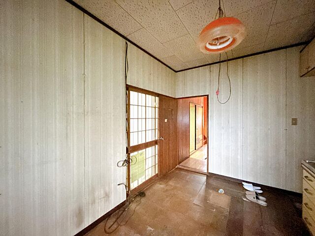 室内 荒尾市西原町2丁目12-2