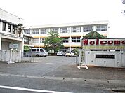 荒尾中央小学校まで900ｍ（徒歩12分）