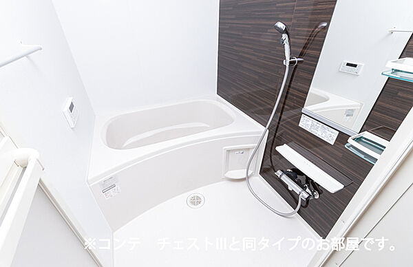 画像6:浴室