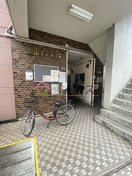 建物エントランス