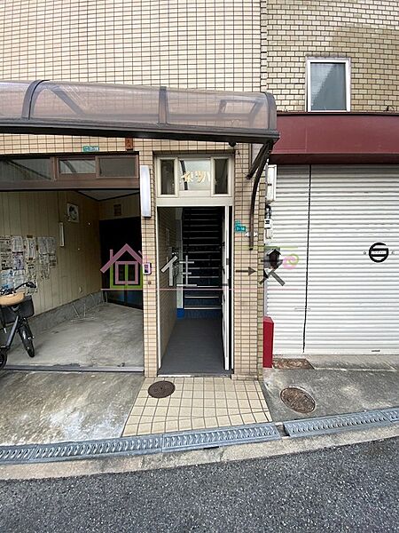 建物エントランス