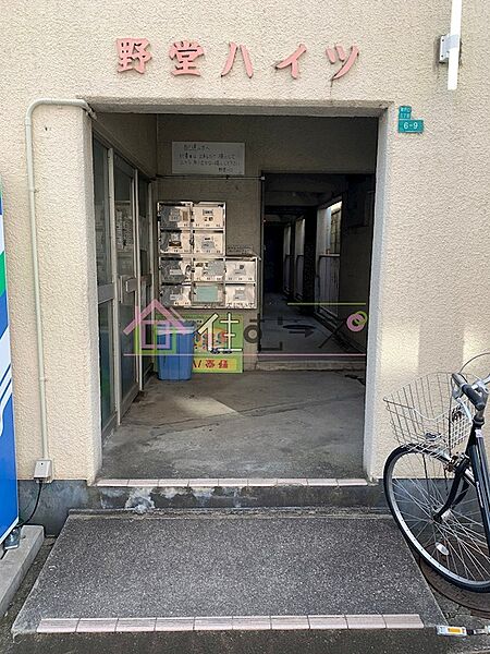 建物エントランス