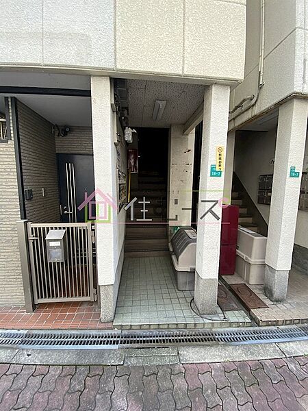 建物エントランス