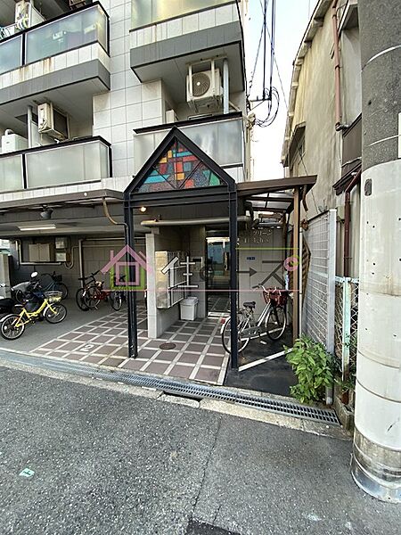 建物エントランス