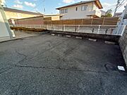 駐車場は別料金です。