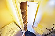 玄関には下駄箱スペースがあります。