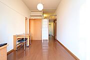 1Fはフローリング仕様・2Fは絨毯仕様になります。