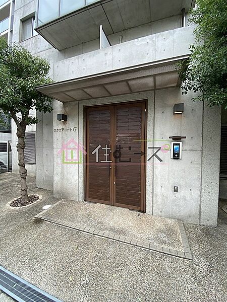 建物エントランス