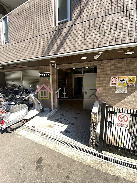 建物エントランス