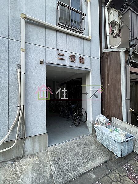 建物エントランス