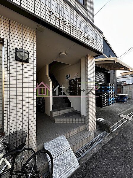 建物エントランス
