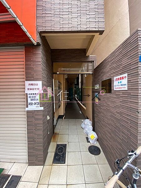 建物エントランス