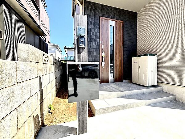 玄関を拡大表示