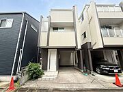 平成26年10月築、木造3階建て（CGで加工しているため実際と異なる可能性があります）