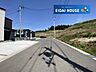 外観：前面道路
