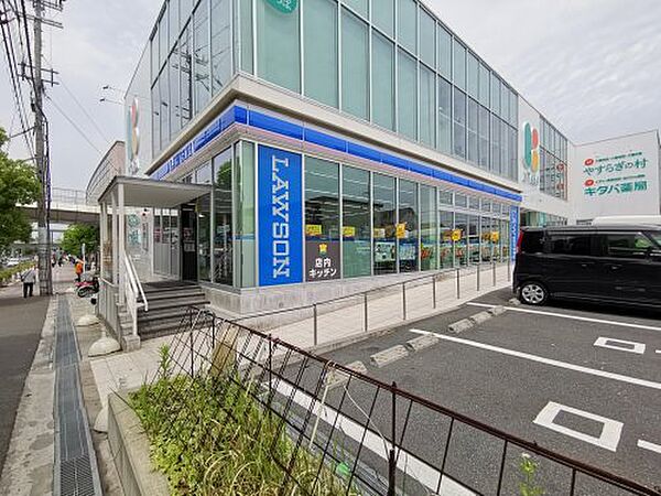 画像29:【コンビニエンスストア】ローソン 富田林向陽台店まで750ｍ