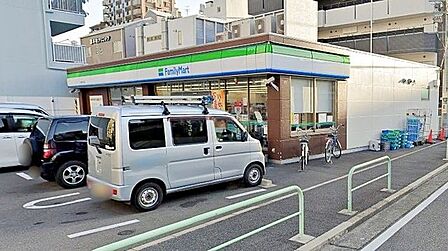 ファミリーマート名古屋千代田店■「あなたとコンビに」ファミリーマート。24時間営業のコンビニは生活環境に欠かせません♪Tカードなどがご利用いただけます! 160m