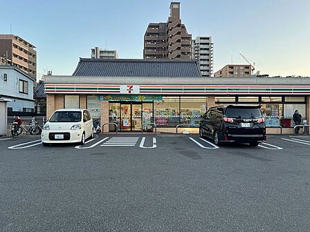 セブンイレブン名古屋泉3丁目店■プライベートブランドの商品も充実した24時間営業の「セブンイレブン、いい気分」セブンイレブン。nanacoカードなどがご利用いただけます! 340m