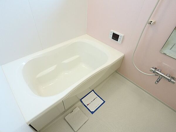 画像11:コンパクトで使いやすいお風呂です