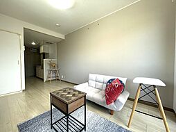 メゾンアリーナ 4階ワンルームのリビング/ダイニング