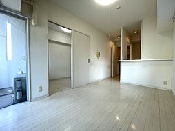 ＣＯＵＲＴＦＥＲＩＡ 4階1LDKのリビング/ダイニング