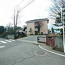 小学校「松本市立芳川小学校まで2543m」
