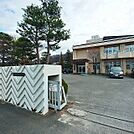 小学校「松本市立並柳小学校まで877m」