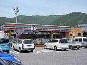 コンビニ「セブンイレブン松本里山辺店まで845m」