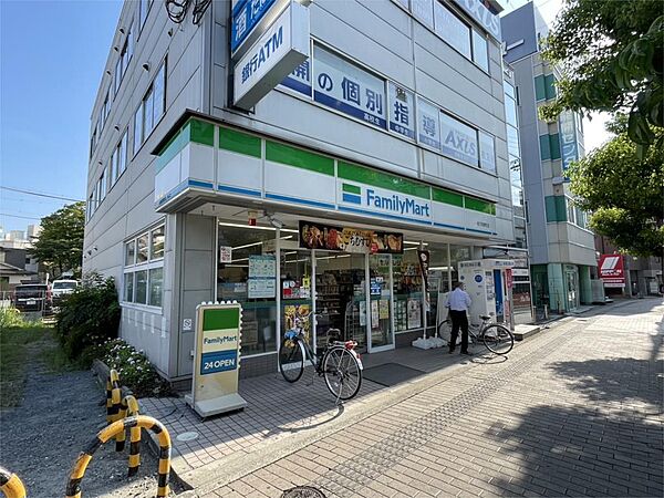 画像18:ファミリーマート 枚方岡東町店（543m）