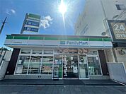 ファミリーマート JR長尾駅前店（580m）