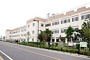 葛飾区立奥戸小学校 843m