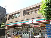 セブンイレブン足立入谷1丁目店 680m